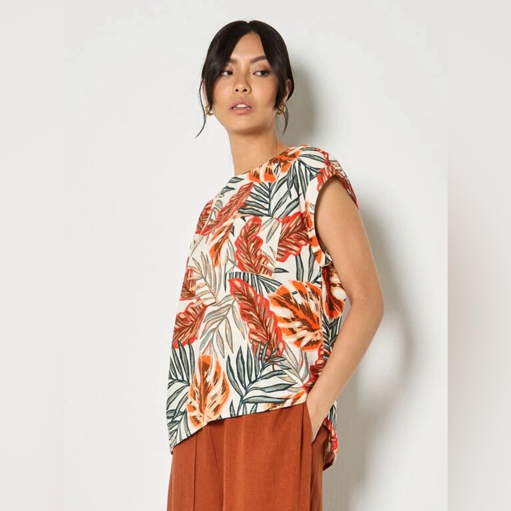 Apricot 🍑  - Patterned Top - Picture 3 of 6